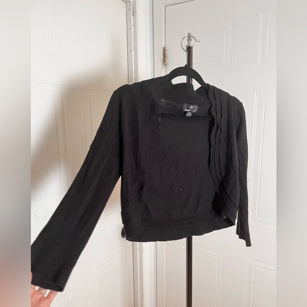 Frilled Bolero with short sleeves